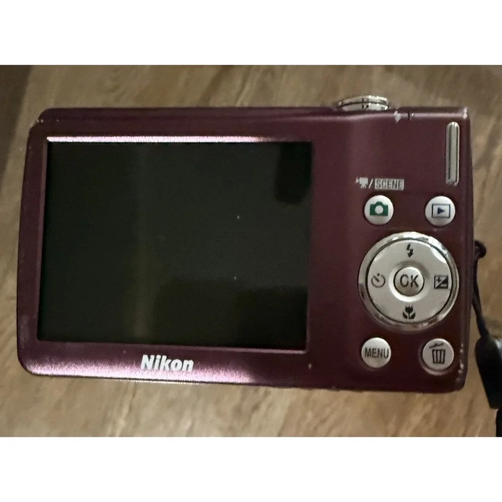 Nikon COOLPIX S220 10MP Digital Camera Plum Bundle W/Battery, Charger, Case Etc.